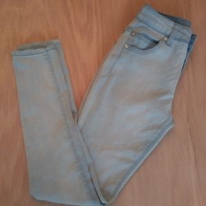Delia's Light Wash Skinny Jeans